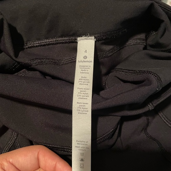 Lululemon leggings with pockets - Picture 2 of 6